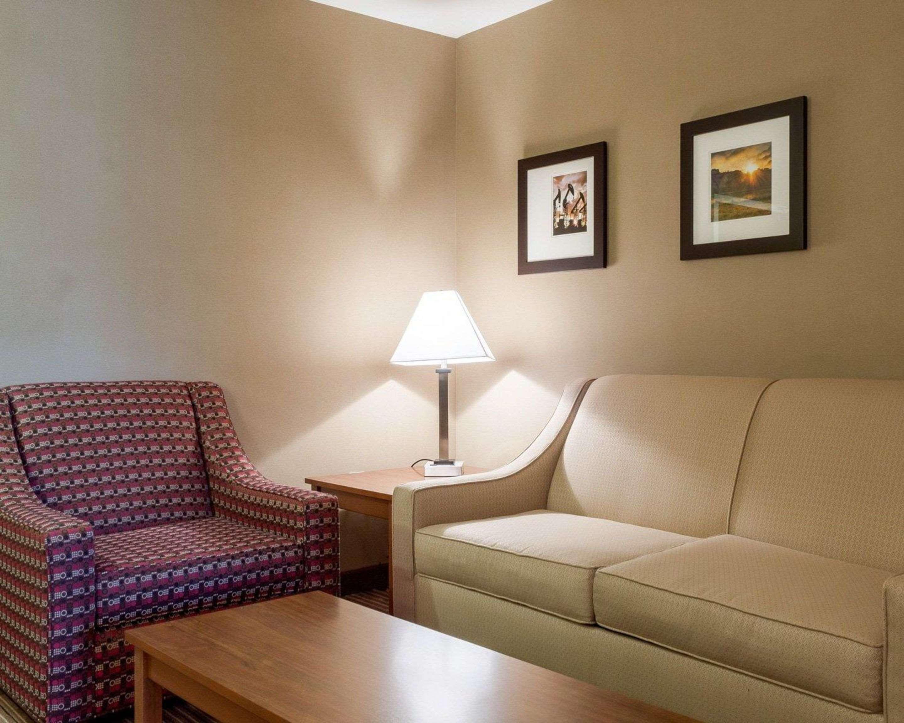 Comfort Inn & Suites Watford City Εξωτερικό φωτογραφία