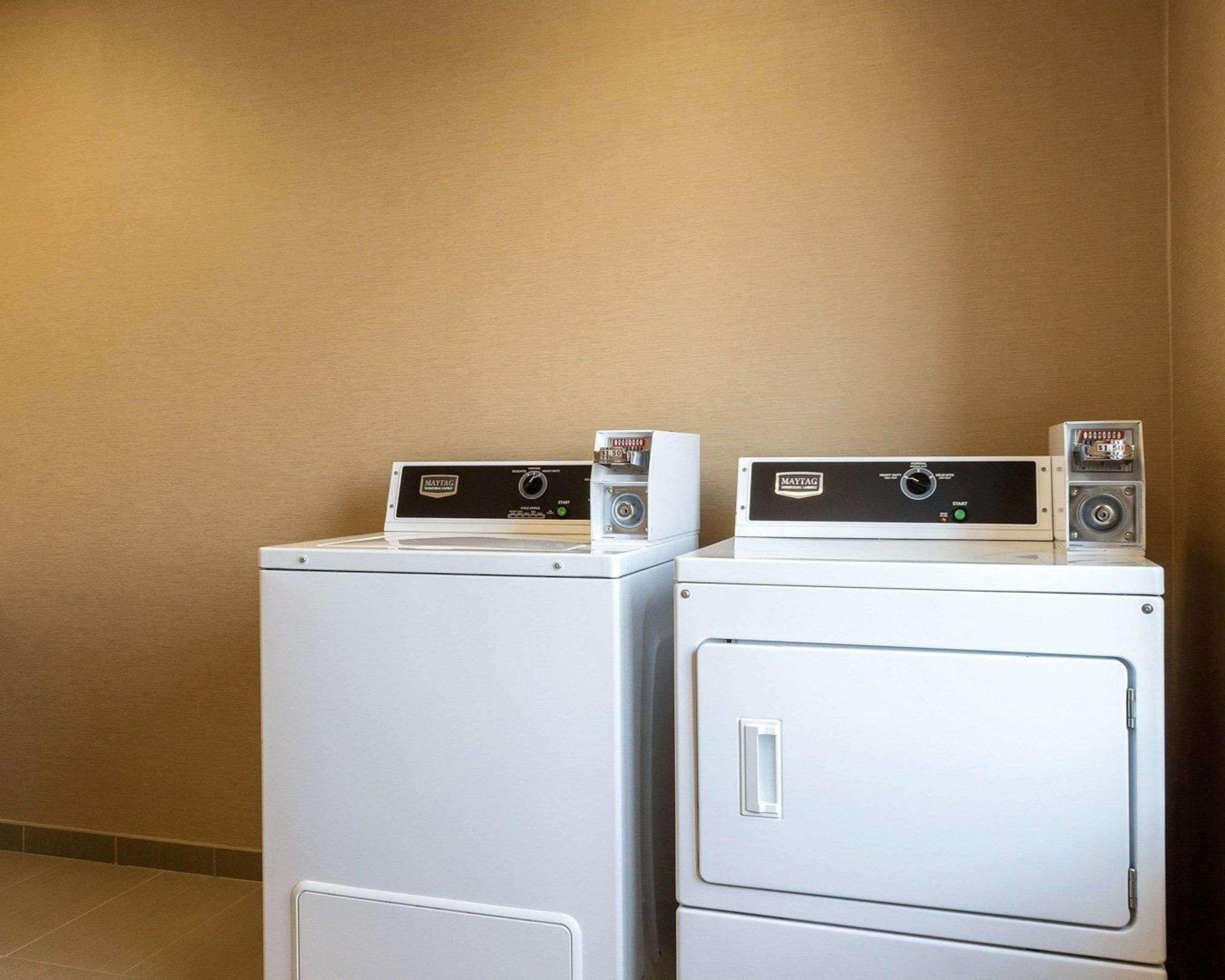 Comfort Inn & Suites Watford City Εξωτερικό φωτογραφία