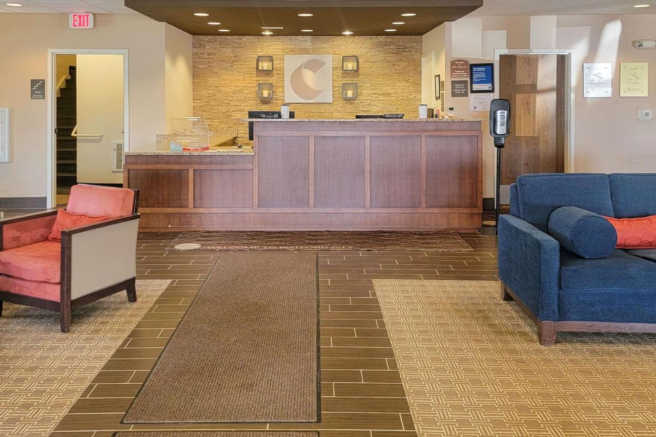 Comfort Inn & Suites Watford City Εξωτερικό φωτογραφία