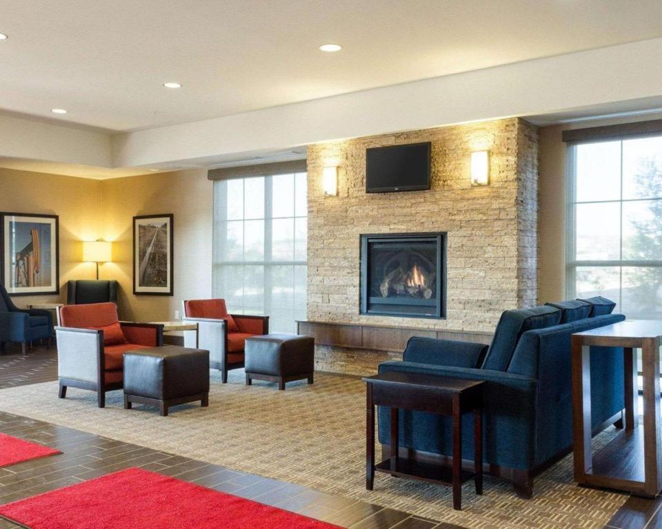 Comfort Inn & Suites Watford City Εξωτερικό φωτογραφία